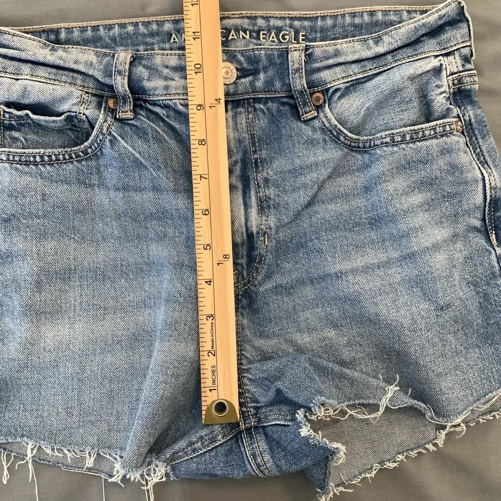 American Eagle Shorts Womens 8 Blue Distressed Cutoff Denim Jean Frayed Hem